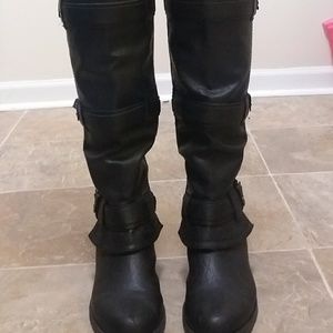 Size 8 Black boots